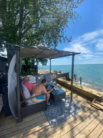 Lakefront 2 1/2 bedroom cottage with private beach - Image 5