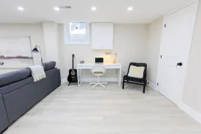 Adorable 1 bedroom suite in the beautiful Hamilton - Image 5