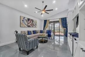 LUXURY HOME!! 4BEDS/3B. PRIVATE POOL! - Image 3
