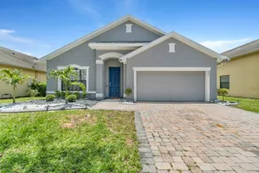 LUXURY HOME!! 4BEDS/3B. PRIVATE POOL! - Image 2