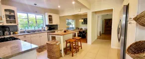 The Woodland Hills Cottage - Image 5