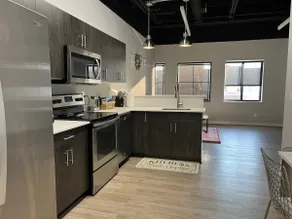 Luxury 1 bedroom loft centrally located to it all! - Image 2