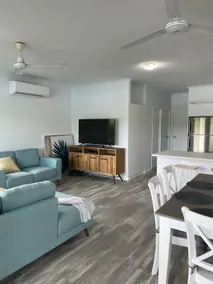 Jamily Jetty - 2 bedroom bungalow with pontoon - Image 3