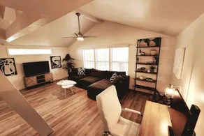 Quiet 1BR, full remote work setup, walkable area - Image 3