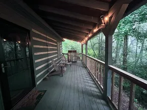 Treetop Cabin - Image 3