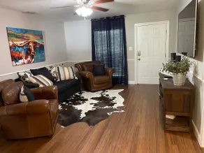 Cozy 4 bedroom 2 bath home near TSU. Free parking - Image 2