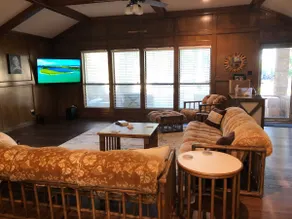 Spacious lake view w/ chef’s kitchen! - Image 5