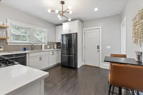 *NEW* 3 KING Beds Near Lake Michigan, w/ Parking! - Image 4