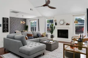 Sleek Designer Home: Pool, Hot Tub & Game Room - Image 2