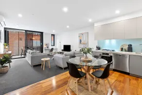 Pier Point 404- Luxe on Geelong Waterfront, 2 BDRM - Image 2