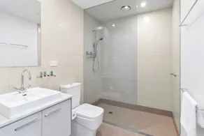 Pier Point 404- Luxe on Geelong Waterfront, 2 BDRM - Image 4