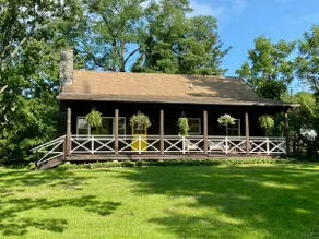 Luxurious & Modern 3 BR 1.5 Bath Log Cabin - Image 3