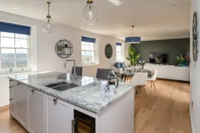 Bath Penthouse with amazing views and lift access - Image 4