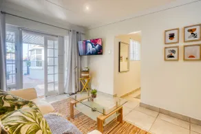 Trendy 2 Sleeper Serviced Apartment with Pool - Image 3