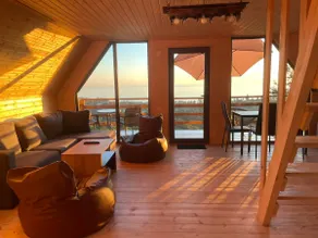 Beautiful Wooden house with seaside views - Image 5
