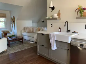 Charming 2-Bedroom Back Cove Retreat - Image 5