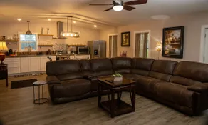 Private 1BR Sunset LA Retreat –Couple or Solo Stay - Image 4