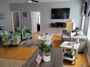 Ultra Modern Beverly Suite - Image 3