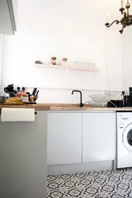 1-Bed Apartment Sleeps 4 Near Altrincham Centre - Image 5