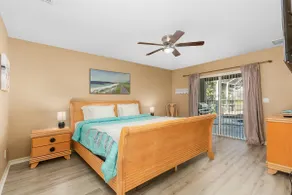 4 bedroom waterfront pool home - Image 3