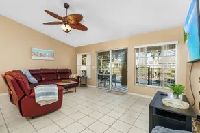 4 bedroom waterfront pool home - Image 5