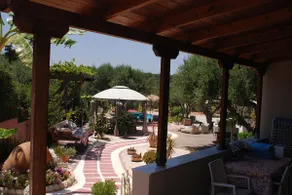 Villa avec jardin, jacuzzi et barbecue | Vue jardin | Parfaite pour le travail à distance - Image 3
