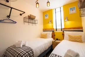 Chic Dairy Cottage w/ Parking, Walk to Beach/Shopp - Image 4