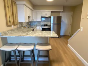 Beautiful! Directly on Federal Hill Plaza, Prov! - Image 4