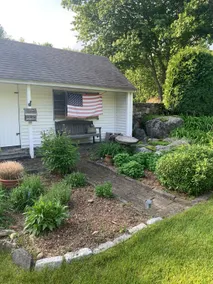 Farmhouse apartment on beautiful grounds. 2 mi. to Candlewood Lake - Image 3