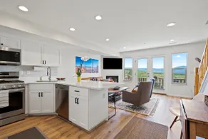 Beautifully remodeled condo minutes from POW/BASIN - Image 5
