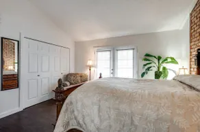 Luxurious, upscale, executive short-stay rental - Image 2
