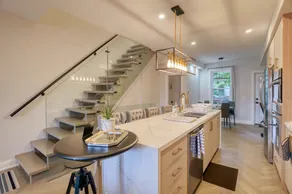 Awesome DT ModernHouse/3BR2.5Bth/1Parking/16Guests - Image 3