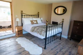 Cosy Country Cottage - Image 3