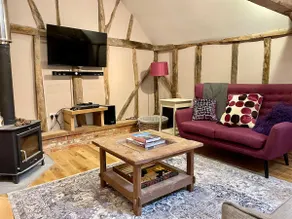Stylish country converted barn - Image 3