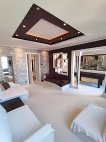 Unique 2 bedroom condo with pool table - Image 2