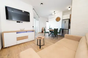 Modern apartment with swimming pool - Image 2
