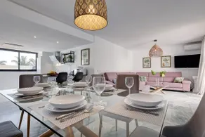 4 Bedroom Townhouse 200 meters from the Beach! - Image 2