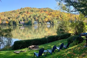 Yellow Cottage on Lac Lippe - Image 2