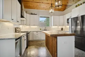 Gorgeous newer 3/2 home w/ Louisiana style & charm - Image 4