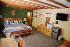 Stagecoach Stop Cabin - Image 4
