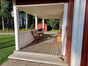 Cozy detached house on the shore of a lake - Image 2