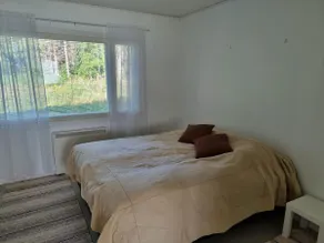 Cozy detached house on the shore of a lake - Image 3