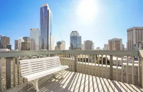 2BR Downtown Convention Center Near Attractions - Image 5