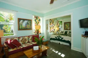 Romantic and Private Cottage and Gazebo for two! - Image 2