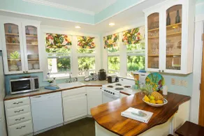 Romantic and Private Cottage and Gazebo for two! - Image 4
