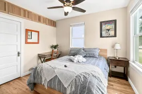Fully Remodeled 100-Year-Old Bungalow Near Proctor - Image 4