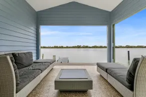 River Life - Holiday Home with Secluded Riverbank - Image 2