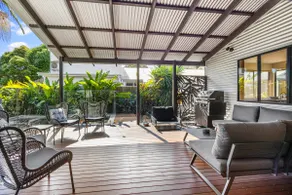 Mudjimba Escape-pet friendly, luxury villa w/ pool - Image 5