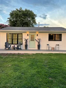 Teal on Teal Ave - Dog Friendly Getaway by the Bay - Image 2