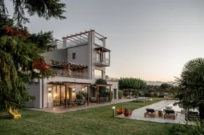 Villa Heora - The Floating Residence - Image 2